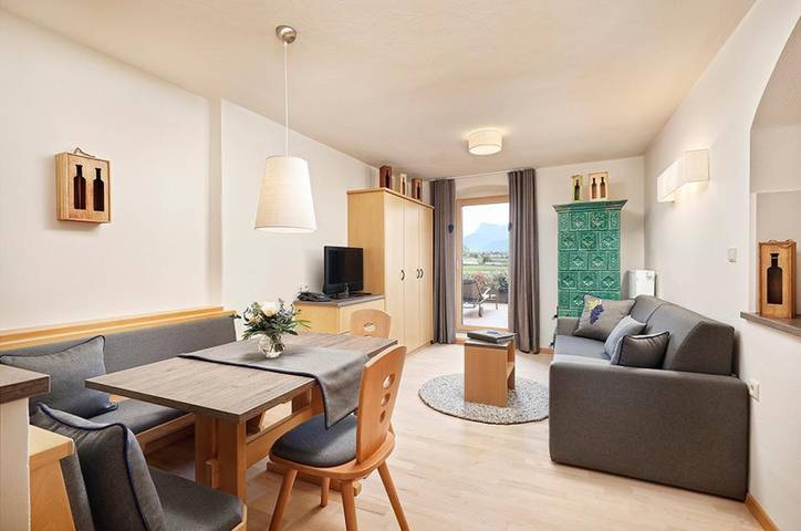 Ferienwohnung für 2 Personen, mit Balkon und Garten in Meran