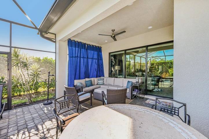 Vacation rental for 10 people, with yard, with pets in North Naples