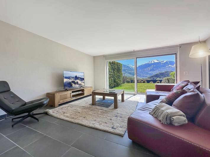 Location de vacances pour 6 personnes, avec terrasse et jardin à Savièse