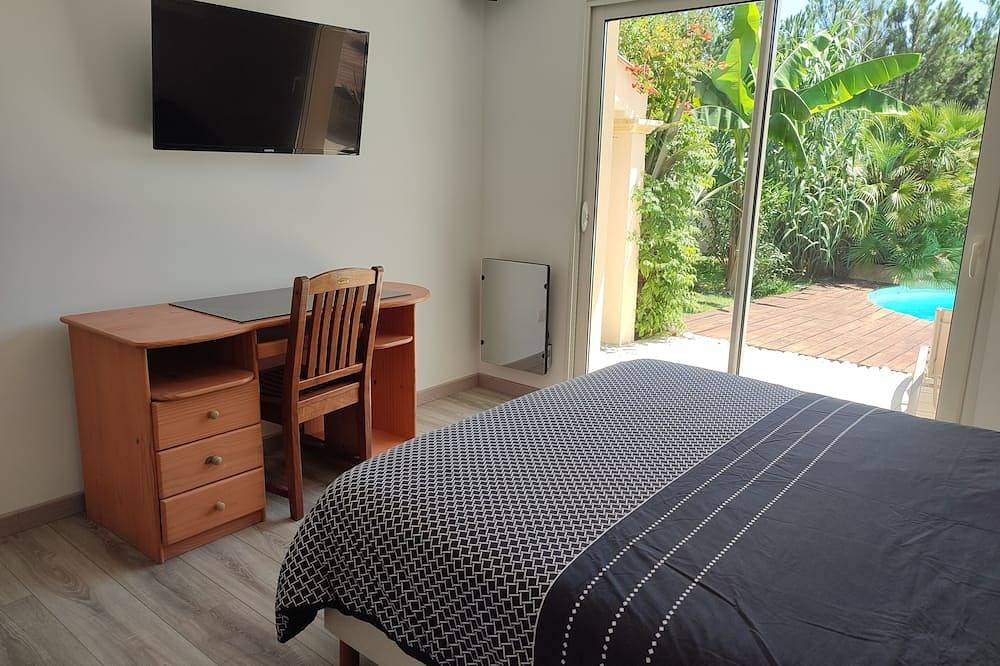 Villa With Pool up to 8 Pers in Marcheprime, Arcachon region