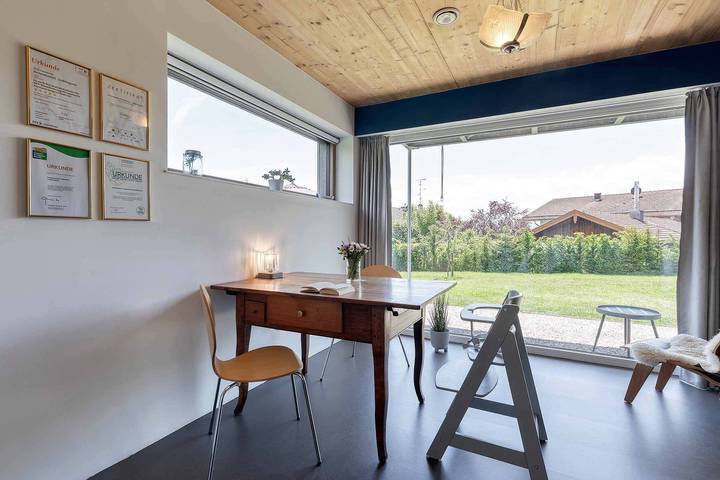 Ferienwohnung für 4 Personen, mit Seeblick und Garten, kinderfreundlich in Gstadt am Chiemsee - 2