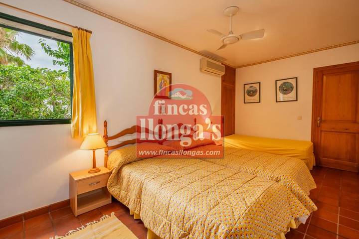 Location de vacances pour 13 personnes, avec sauna ainsi que jardin et vue, adapté aux familles dans Son Xoriguer - 4