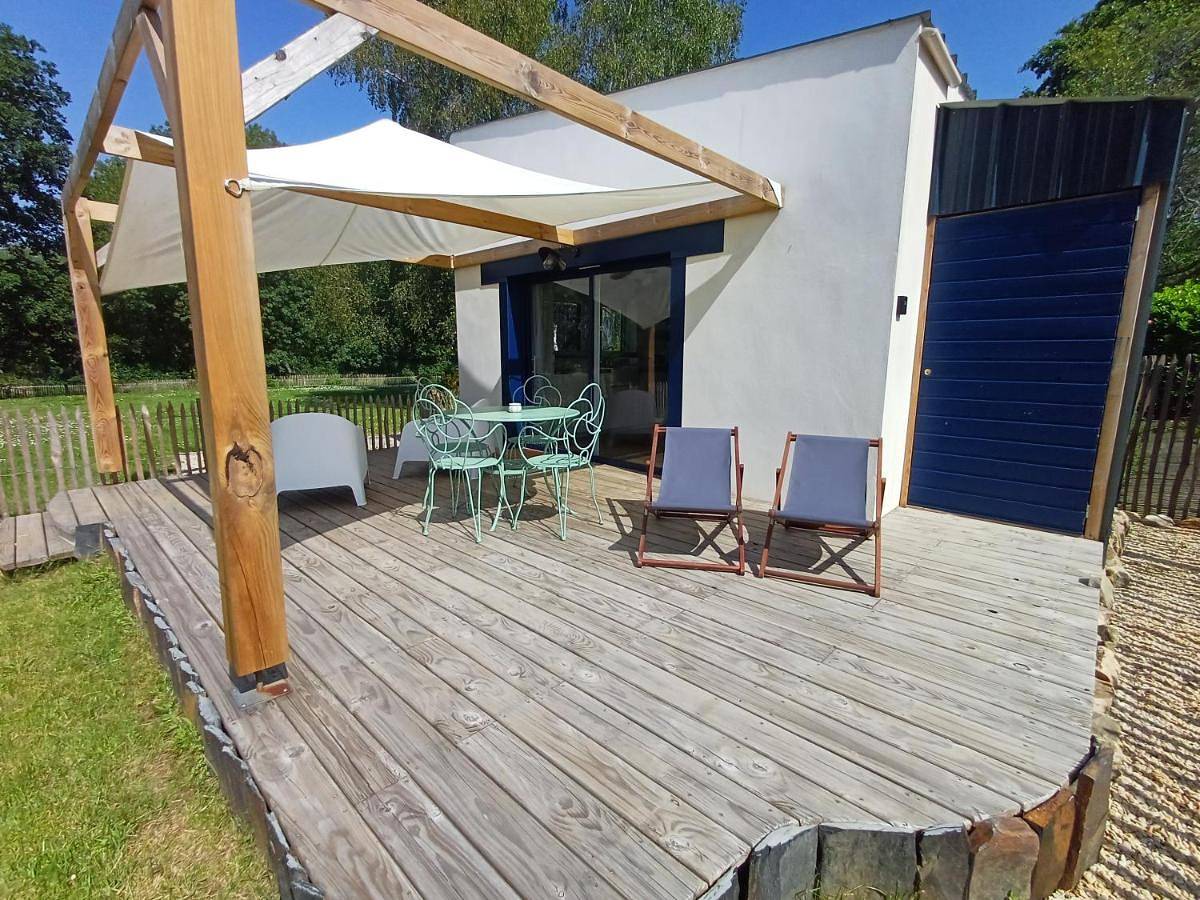 Two-Bedroom House in Bains-sur-Oust, Région de Redon