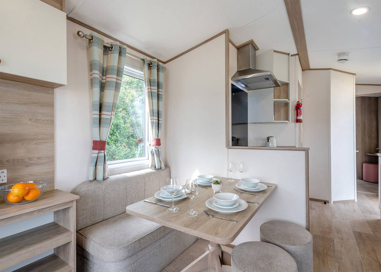 Bronze Caravan with parking 2 bed slp 4 in Cornwall