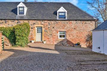 Villa for 4 Guests in Lowlands, Scottish Borders, Picture 4