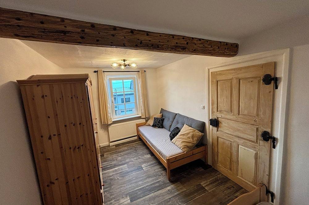 Ganze Wohnung, Ruhe und Erholung pur in historischem Fachwerkhof: Ferienwohnung \"Streamatze\" in Kleinich, Bernkastel-Kues & Umgebung