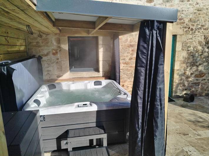 Gîte pour 4 personnes, avec terrasse ainsi que jacuzzi et jardin à Nivillac - 3