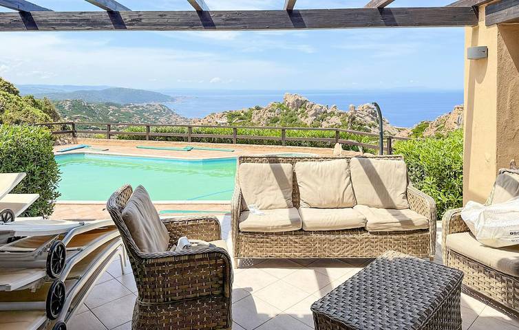 Apartamento con vistas al mar, piscina y aparcamiento en Costa Paradiso in Costa Paradiso, Trinità d'Agultu e Vignola