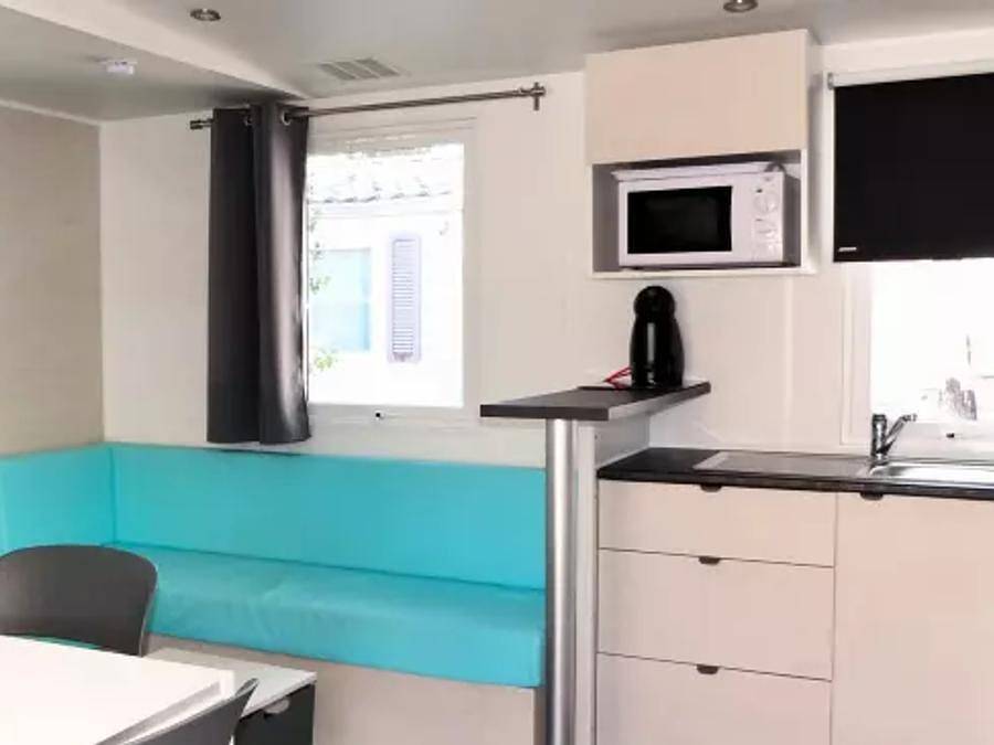 Camping Tikayan Les Palmiers - Mobilhome 8 personnes - Texas Standard 4 Pièces 6/8 Personnes Climatisé + Tv in Hyeres, Parc national de Port-Cros