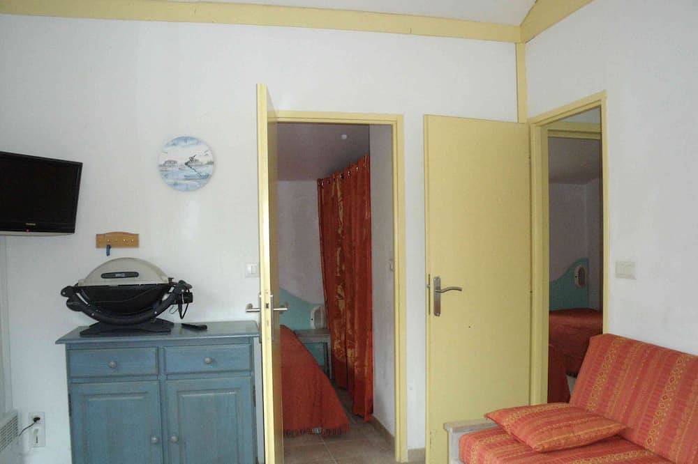 6 People In A Pedestrian Residence and Swimming Pools in Arès, Arcachon region