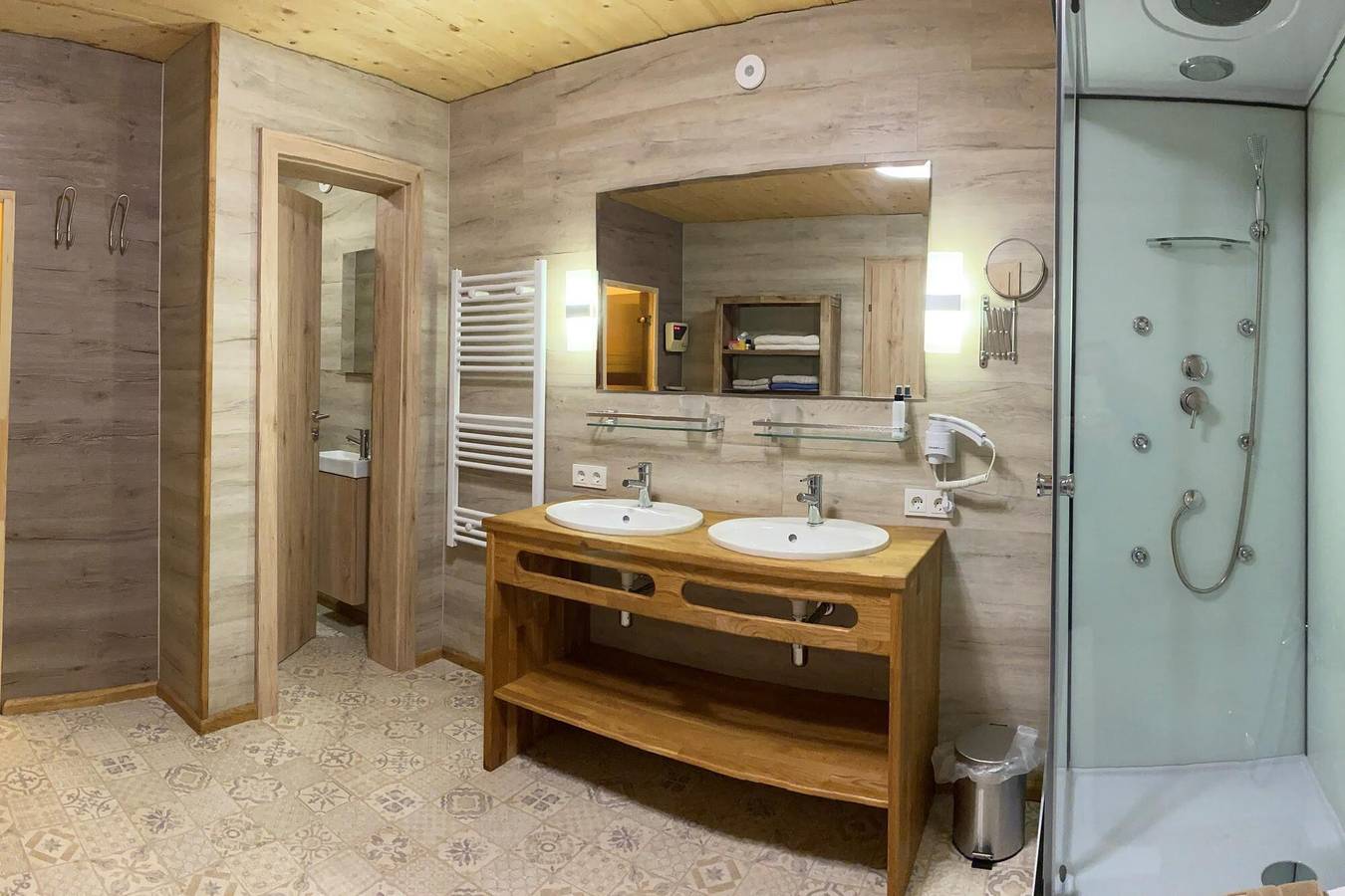 Ganze Wohnung, Chalet in Dienten mit Bergblick in Dienten am Hochkönig, Pinzgau