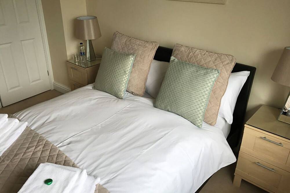 Apartamento entero, Alquiler-Confortable-Baño Privado-Vista al Jardín-Queens Rd Rental: 3 Rooms in Winchester, South Downs