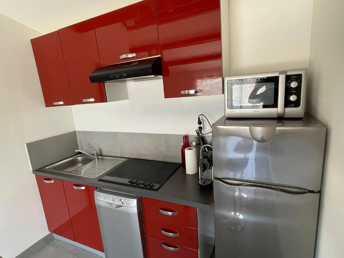 Appartement entier, Studio charmant avec terrasse in Lançon-Provence, Côte méditerranéenne (France)