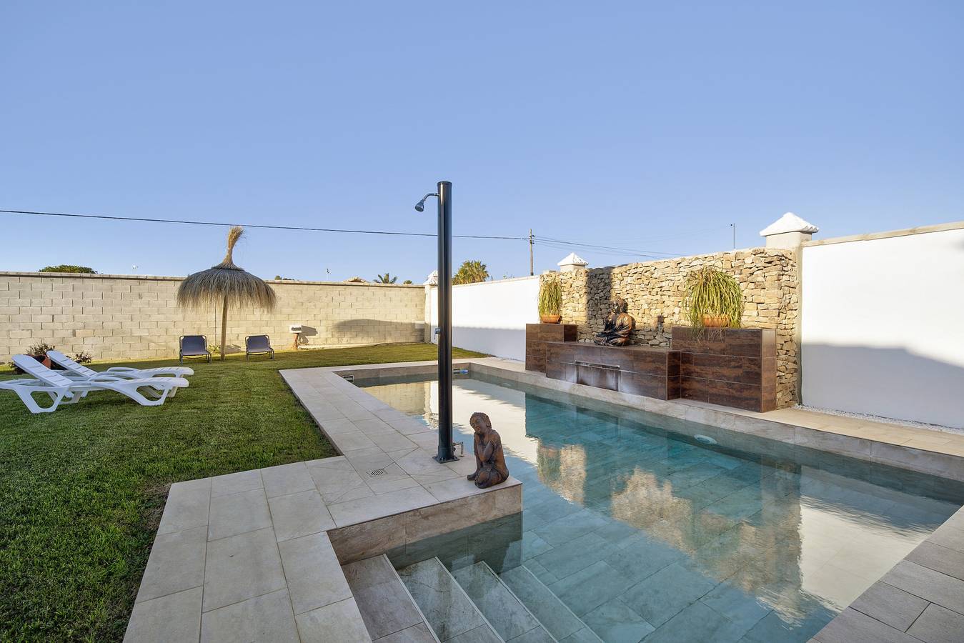 Villa 'Magnolia Chiclana' con piscina privada, terraza privada y Wi-Fi in Chiclana de la Frontera, Costa de la Luz