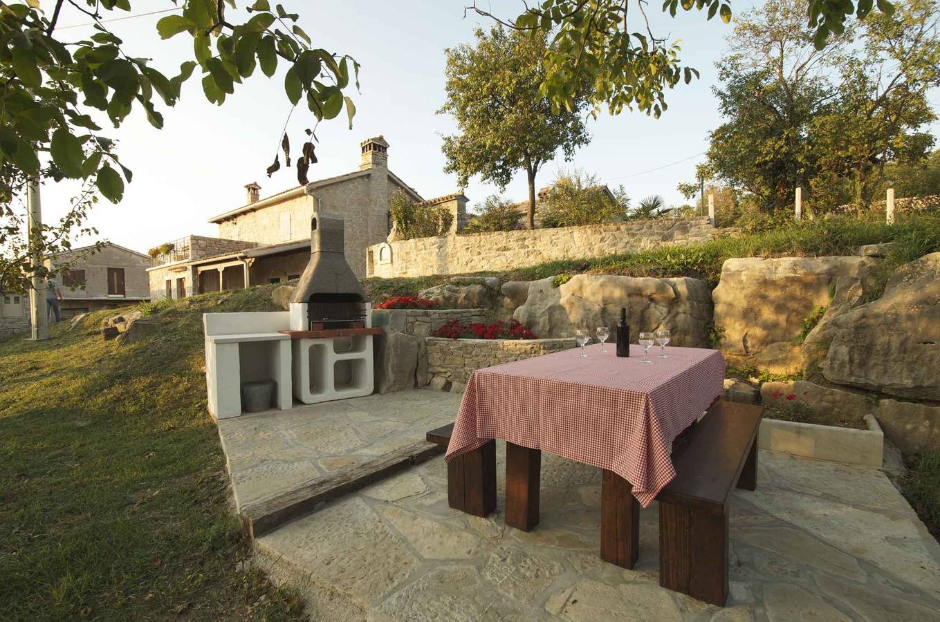Ferienhaus in ruhiger Lage mit Pool  in Buzet, Zentralistrien