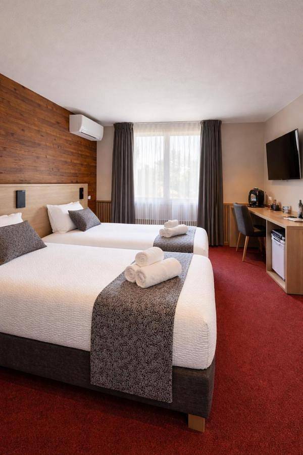 Hôtel pour 3 personnes, avec sauna et piscine ainsi que jacuzzi et jardin, adapté aux familles à Embrun - 4