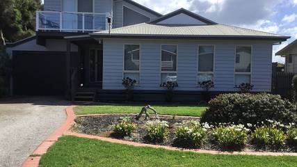 Holiday Home for 10 People in Surf Beach, Philip Island, Photo 2