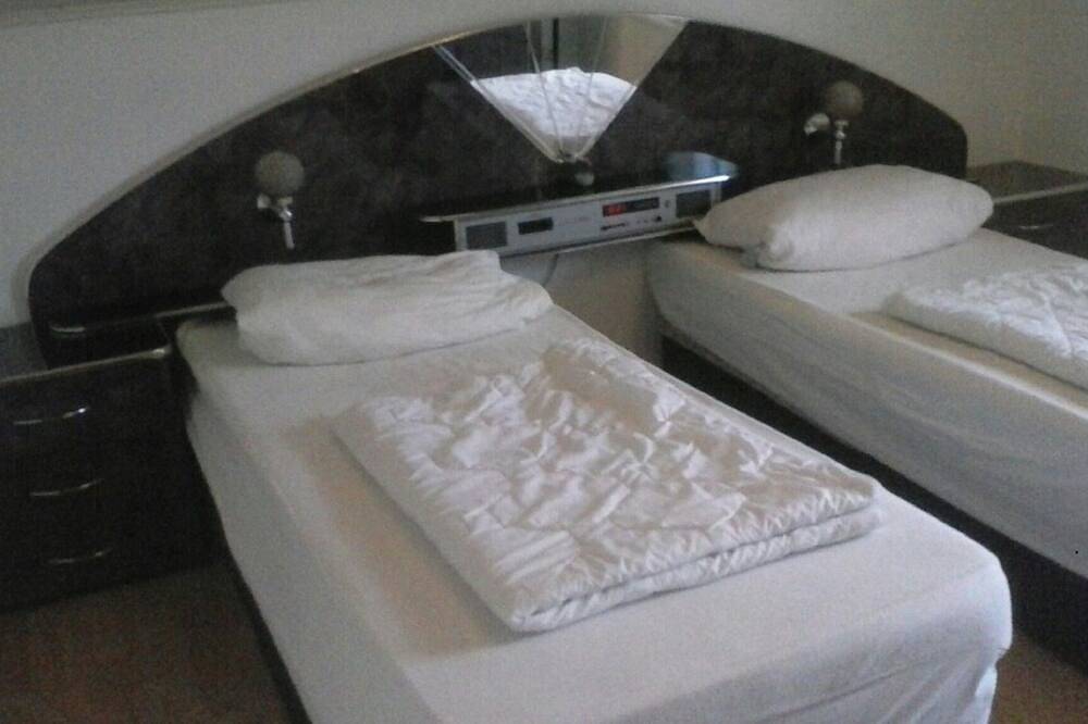 Ganze Wohnung, 3 Zi- App 'U3' (70qm) für 4 - 6 Personen, 25 km bis Frankfurt- Nord in Usingen, Hochtaunuskreis