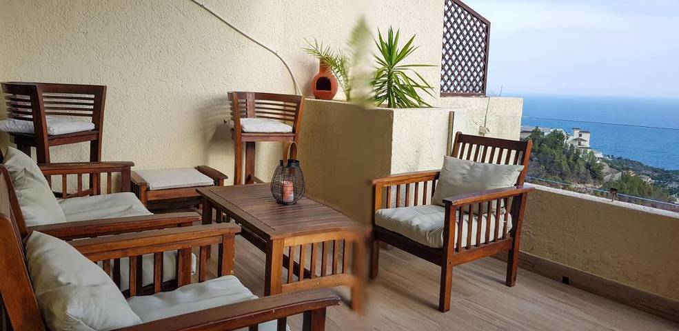 Chalet para 6 personas, con jardín además de piscina y jacuzzi en Marina Baja - 4