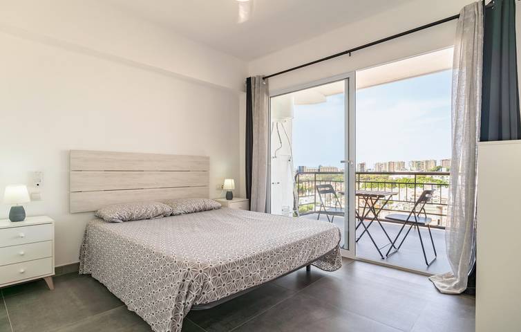 Ganze Ferienwohnung, Apartment mit Meerblick, Klimaanlage, Waschmaschine, TV - 200m zum Strand in Aguadulce, Roquetas de Mar