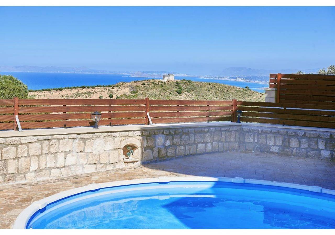 Achilleas Apartments with Sea View in Region de Chania