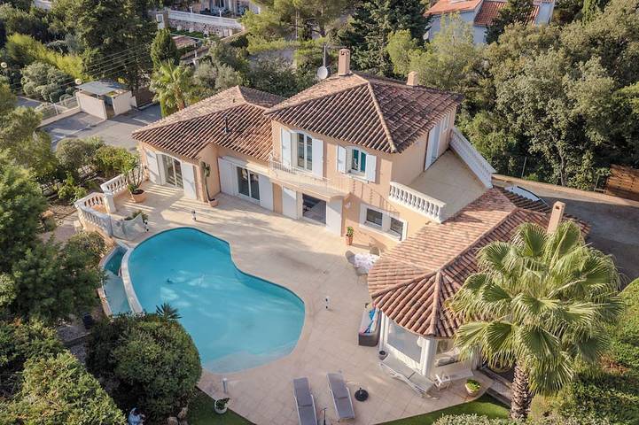 Villa pour 7 personnes, avec piscine dans Boulouris