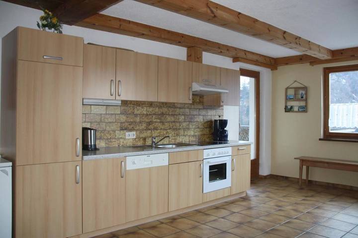 Ferienwohnung für 9 Personen, mit Terrasse und Garten in Raggal - 4