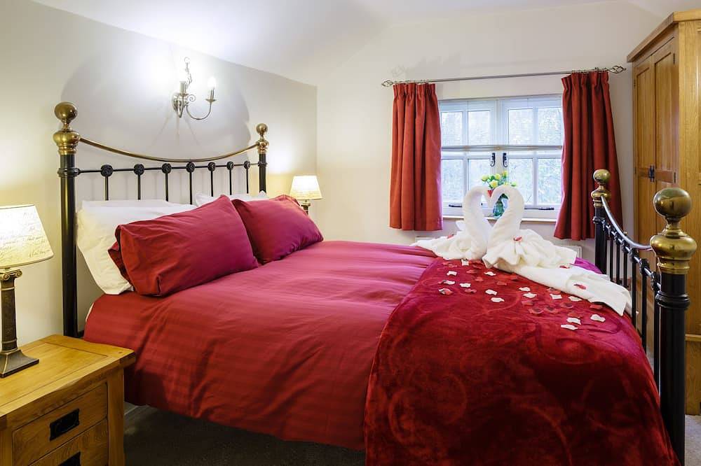 Luxury: Jacuzzi, Sauna, Fireplace, Dogs Welcome in Suffolk