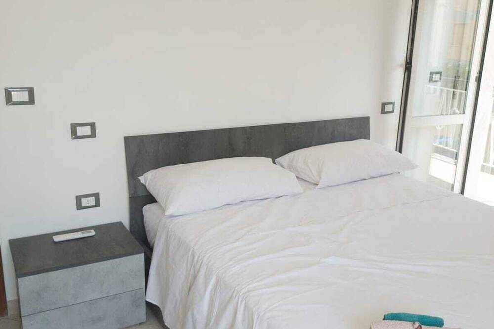 Ganze Wohnung, Renovated apartment a stone's throw from the beach in Montesilvano, Pescara Provinz