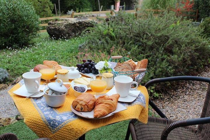 Maison d’hôte pour 4 personnes, avec vue ainsi que piscine et jardin à Lorgues - 3