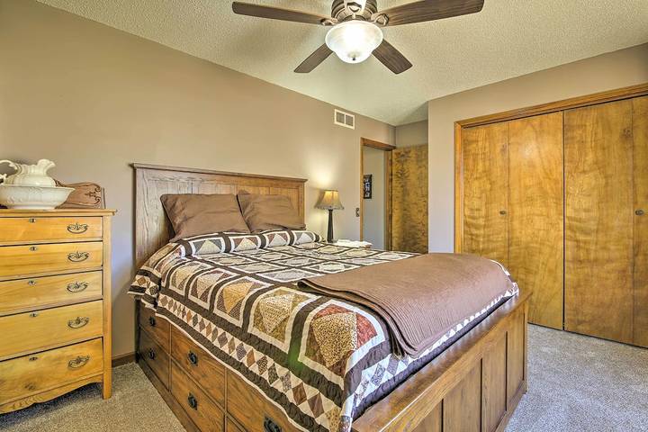 Vacation house for 100 people, with terrace in Kansas