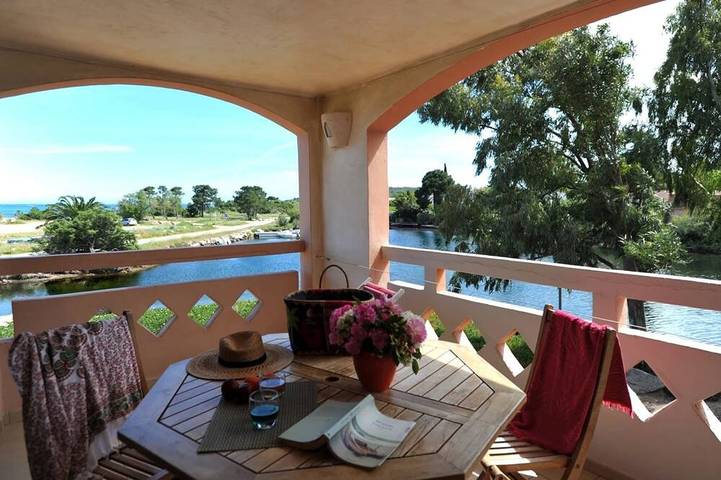 Gîte pour 4 personnes, avec balcon dans Plage de Saint Cyprien (Lecci)