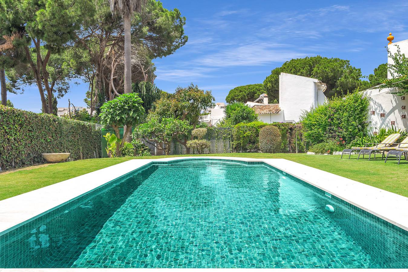 Villa for 14 personer med hage in Benamara Gardens, Estepona