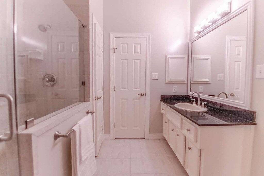 River Oaks - 4 Bedrooms / 3700 sqft in Houston, Harris County