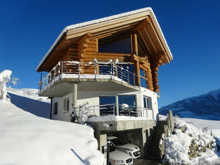 Ferienwohnung für 6 Personen, mit Balkon und Terrasse sowie Garten in Cumbel