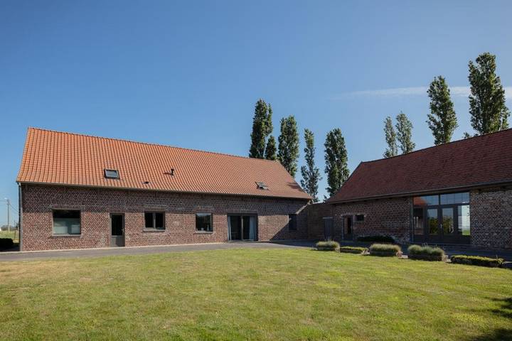 Location de vacances pour 12 personnes, avec Terrasse ainsi que Jardin et Vue dans Wijtschate
