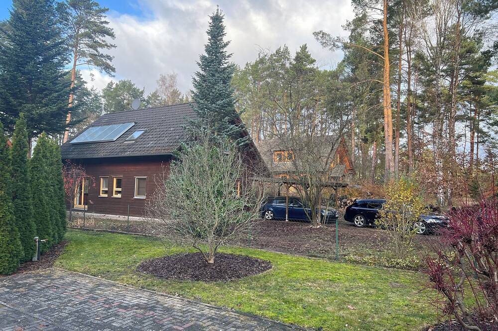 Gemütliches Holzhaus in Nähe von 7 Seen - nur 38 km nach Berlin, bis 10 Gäste. in Prenden, Wandlitz