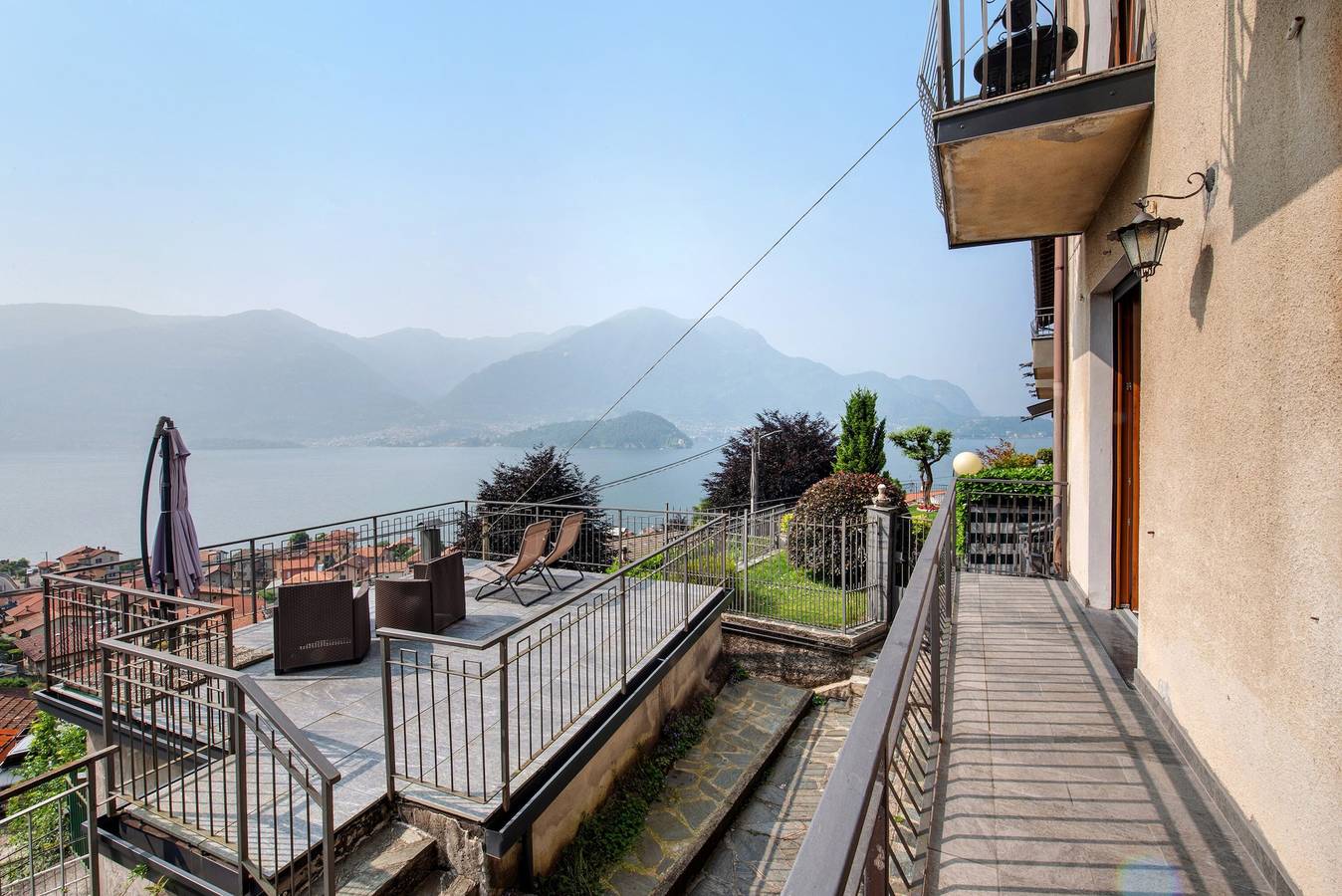Appartement entier, Appartement "Dudi Jolie" avec vue sur le lac, bain à remous, terrasse et Wi-Fi in Lezzeno, Lac de Côme