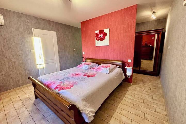 Location de vacances pour 10 personnes, avec sauna ainsi que jacuzzi et jardin à Lafrançaise - 4