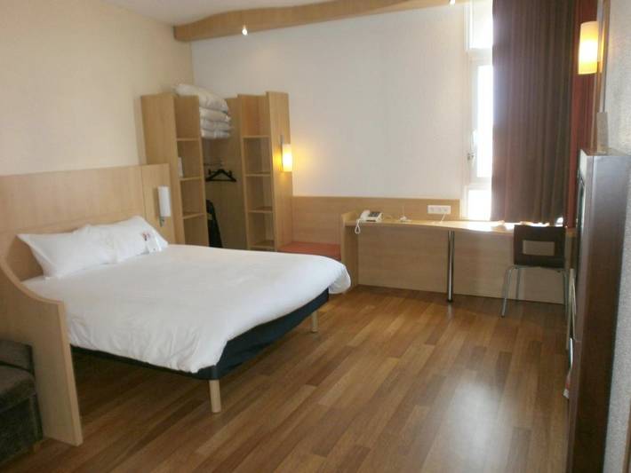 Hôtel pour 2 personnes dans Office De Tourisme De La Rochelle - 4