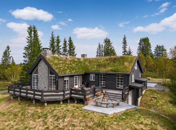 Villa for 12 personer, Terrasse og Hage i tillegg til Sauna og Utsikt i Gol