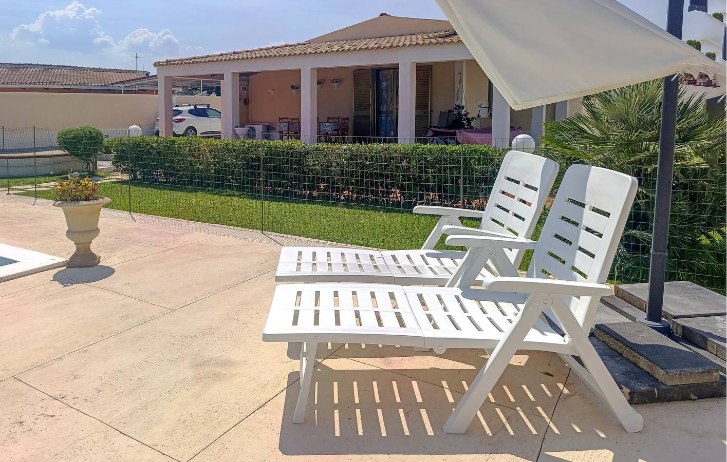 Beatitudine sulla spiaggia con piscina e terrazza in Augusta (comune), Siracusa e dintorni