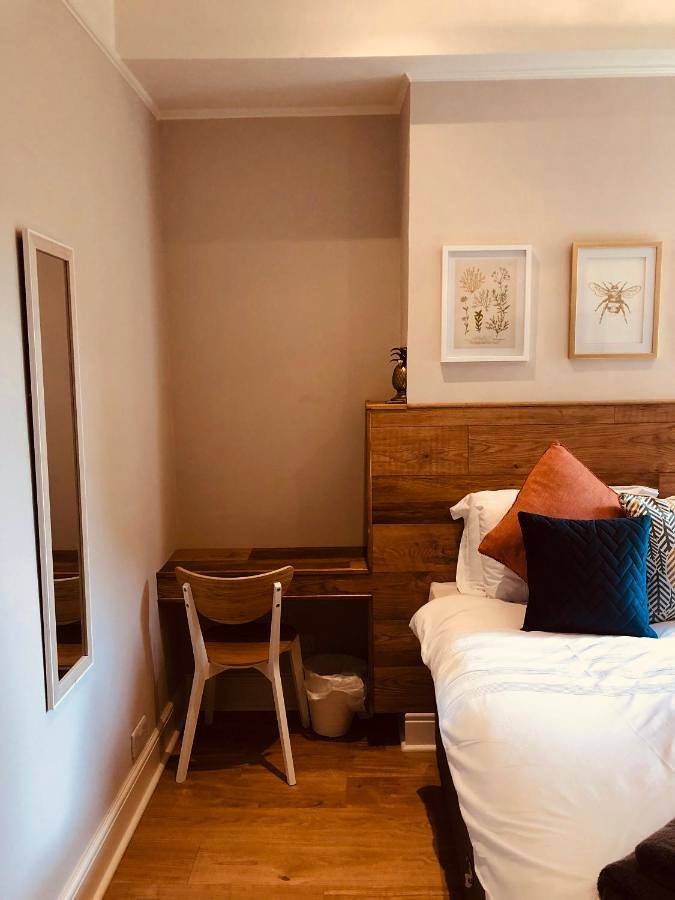 Double Room with Private External Bathroom in Portsmouth, South East England