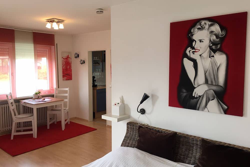 Ganze Wohnung, Ruhiges, sonniges Appartment mit Blick auf Salzburg und Nähe zur Stadt Salzburg in Ainring, Rupertiwinkel