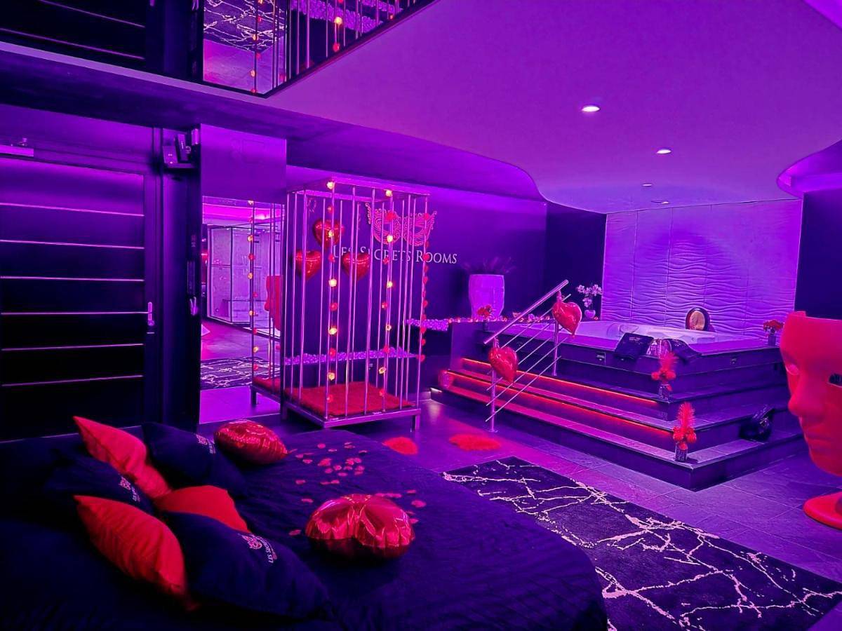 Queen Room with Spa Bath in Hagondange, Metz-Campagne