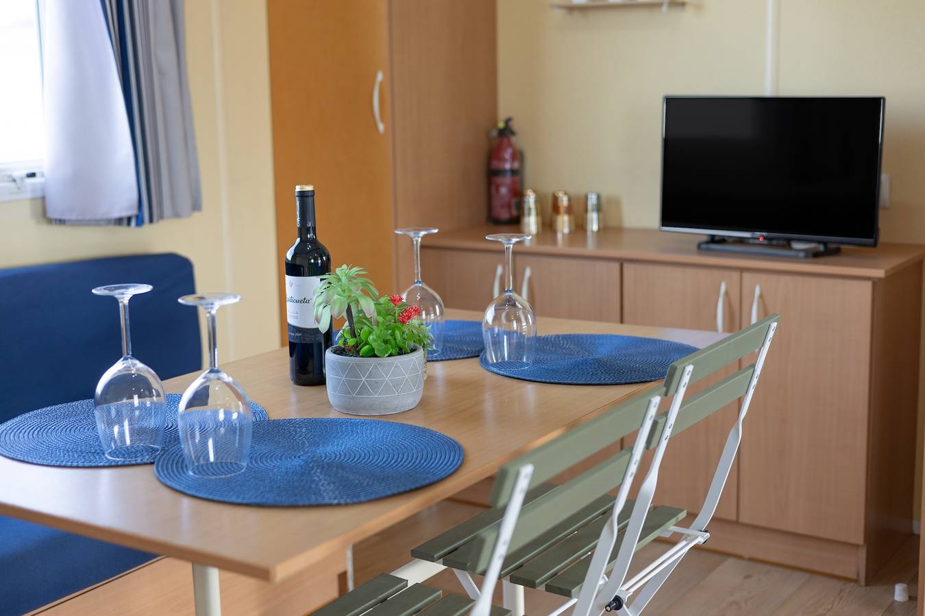 Casa de vacaciones 'El Olivo 2' con piscina compartida, Wi-Fi y aire acondicionado in Playa La Barrosa, Chiclana de la Frontera