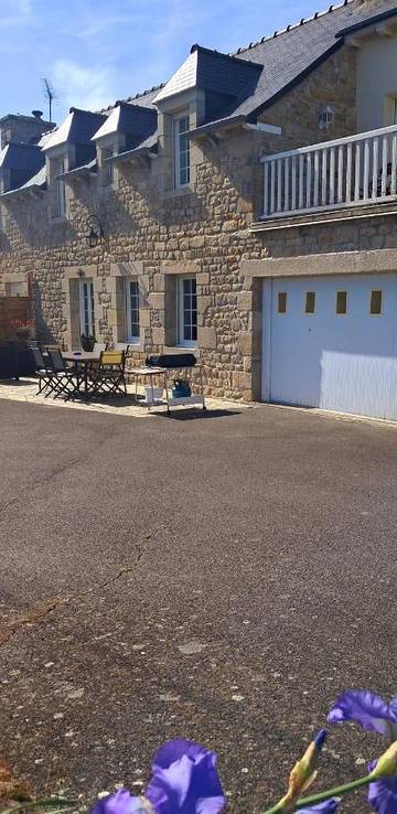 Gîte pour 6 personnes, avec vue et jardin, animaux acceptés à Mégrit