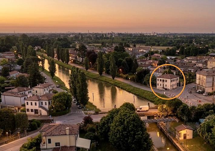 Monolocale intero, Suite Romantica vicino Venezia con ingresso privato e Wi-Fi in Dolo, Provincia di Venezia