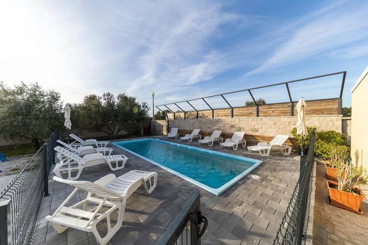 Camping pour 4 personnes, avec jardin ainsi que vue et piscine à Biograd na Moru - 4