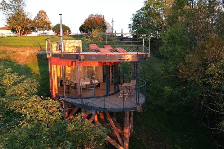 Location de vacances pour 2 personnes, avec balcon ainsi que jacuzzi et piscine à La Côte-Saint-André - 4